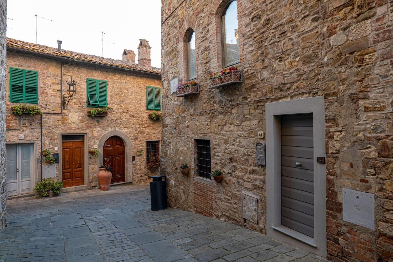 Old Medieval Apartment San Donato in Poggio 外观 照片