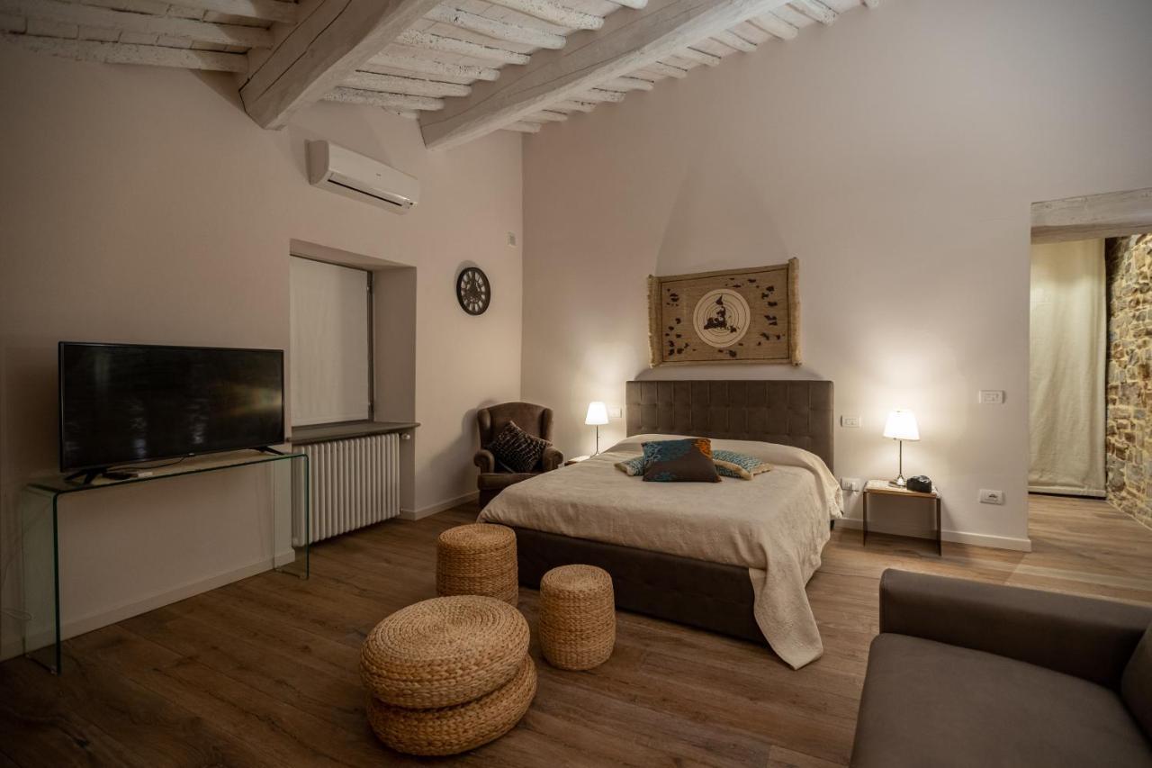 Old Medieval Apartment San Donato in Poggio 外观 照片