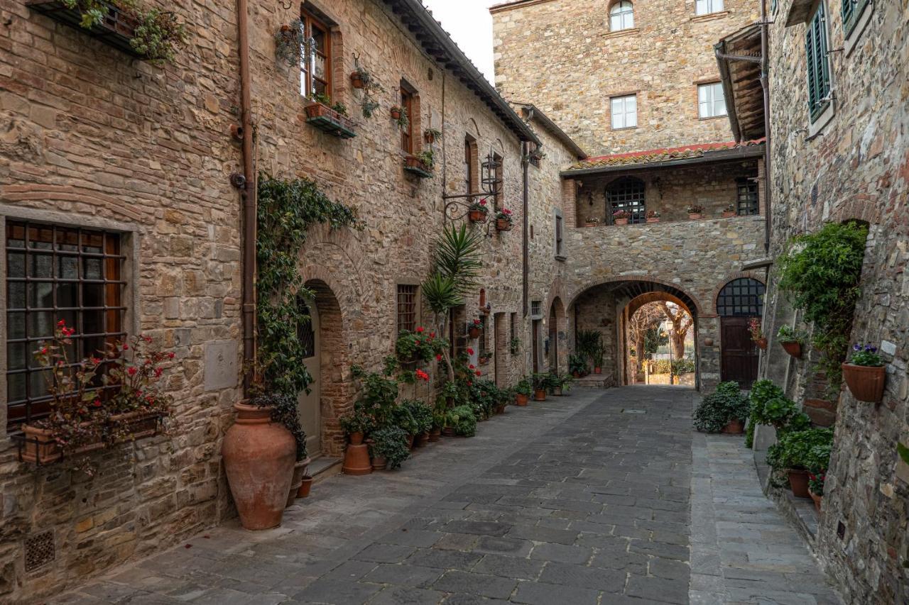 Old Medieval Apartment San Donato in Poggio 外观 照片