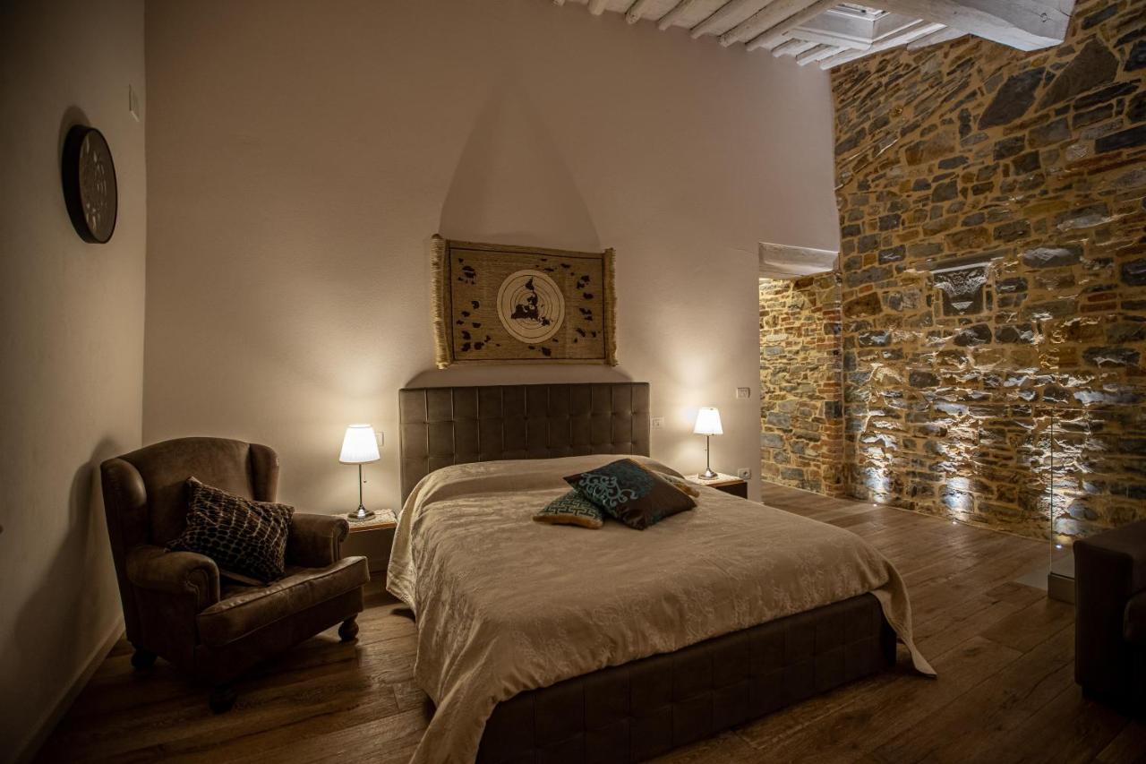 Old Medieval Apartment San Donato in Poggio 外观 照片